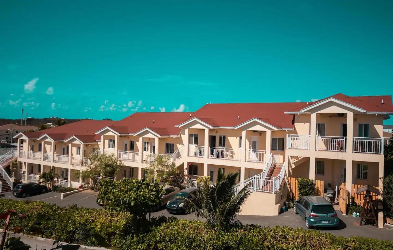 Lovely 2-Bedroom Apartment In Venetian Road Providenciales Exterior foto